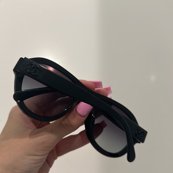Authentic Chanel sunglasses - Picture 3 of 3